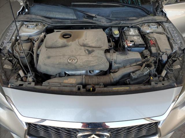SJKCH5CP0JA054001 - 2018 INFINITI QX30 BASE SILVER photo 11