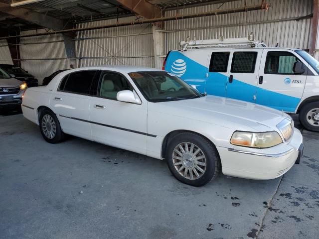 1LNHM81W53Y608266 - 2003 LINCOLN TOWN CAR EXECUTIVE Weiß Foto 4