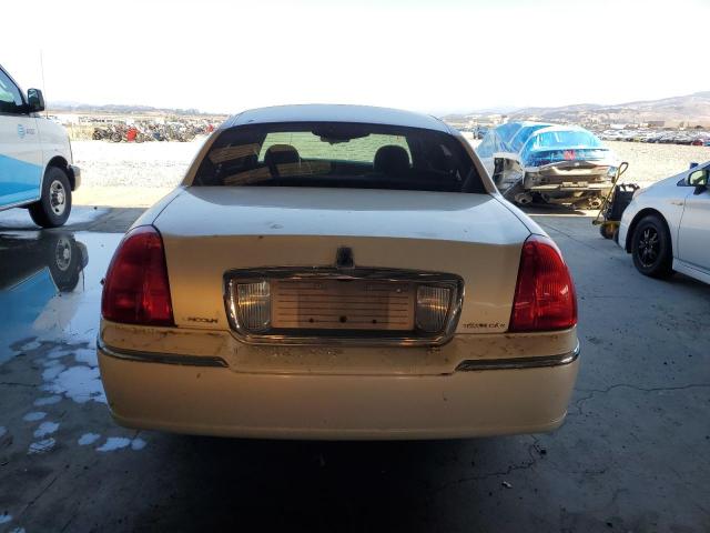 1LNHM81W53Y608266 - 2003 LINCOLN TOWN CAR EXECUTIVE Weiß Foto 6