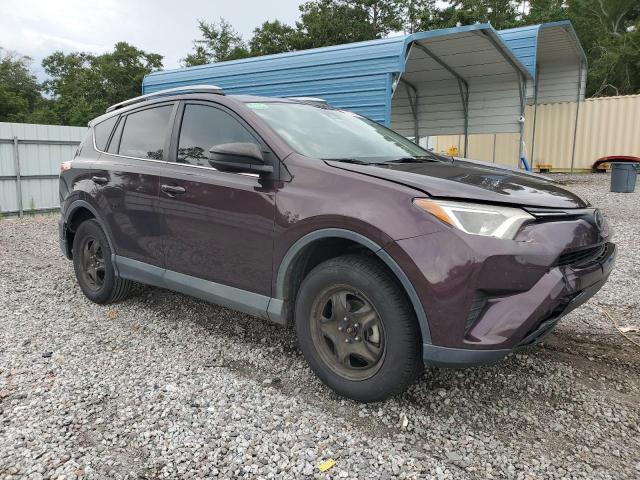 2T3ZFREV5HW399865 - 2017 TOYOTA RAV4 LE 紫色 照片 4