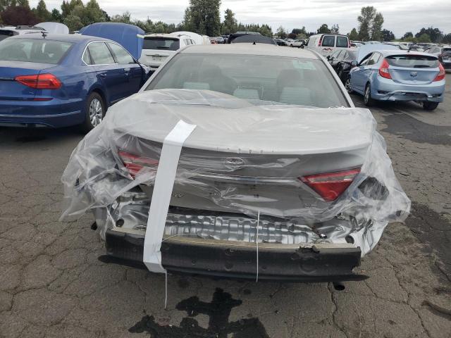 4T1BF1FK8HU623985 - 2017 TOYOTA CAMRY LE ვერცხლისფერი ფოტო 6