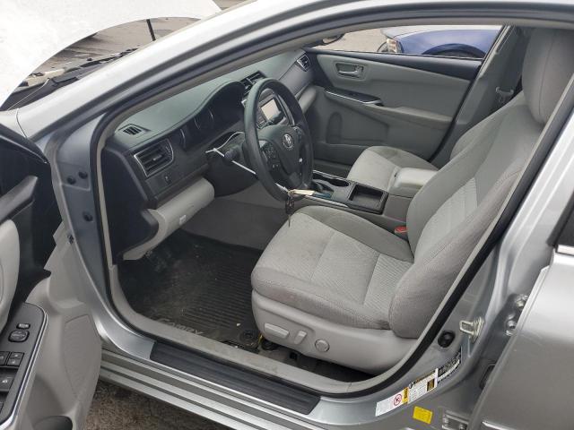 4T1BF1FK8HU623985 - 2017 TOYOTA CAMRY LE ვერცხლისფერი ფოტო 7