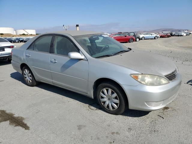 4T1BE32K56U745950 - 2006 TOYOTA CAMRY LE SILVER photo 4