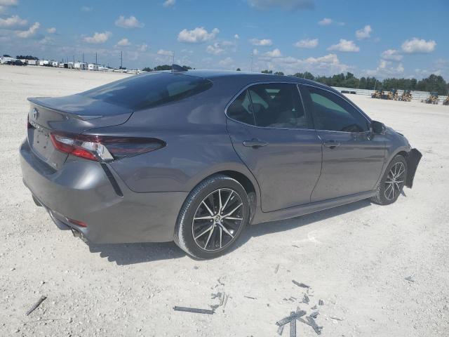 4T1G11AK0PU102558 - 2023 TOYOTA CAMRY SE NIGHT SHADE GRAY photo 3