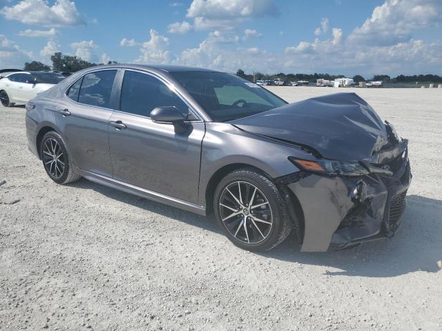 4T1G11AK0PU102558 - 2023 TOYOTA CAMRY SE NIGHT SHADE GRAY photo 4