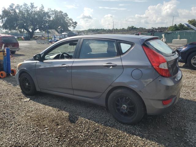 KMHCT5AE2GU273760 - 2016 HYUNDAI ACCENT SE GRAY photo 2