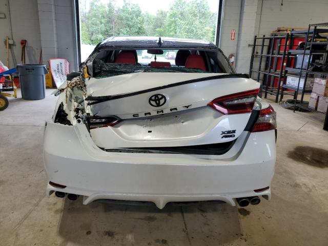 4T1K61BK5MU043030 - 2021 TOYOTA CAMRY XSE WHITE photo 6