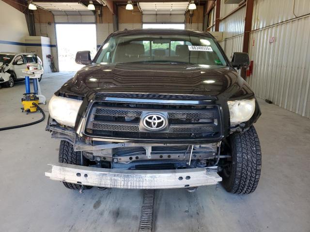 5TFUW5F13AX107663 - 2010 TOYOTA TUNDRA DOUBLE CAB SR5 BLACK photo 5