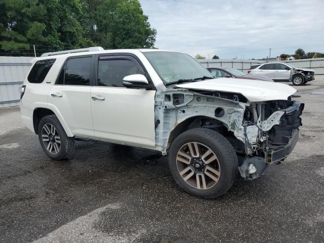 JTEBU5JR0G5309306 - 2016 TOYOTA 4RUNNER SR5/SR5 PREMIUM WHITE photo 4