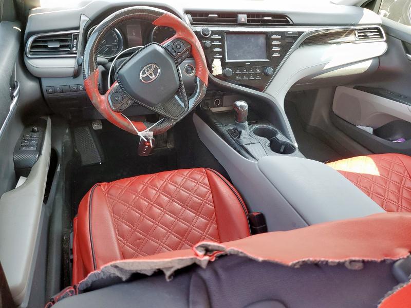 4T1L11AK2LU998063 - 2020 TOYOTA CAMRY LE Czarny zdjęcie 8