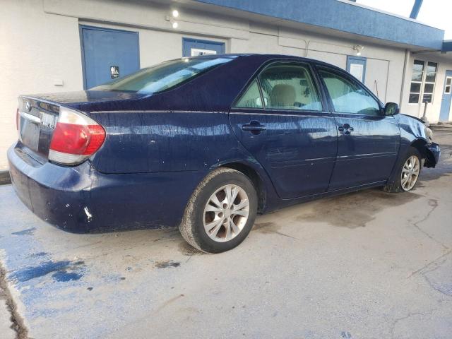 4T1BF32K95U097704 - 2005 TOYOTA CAMRY LE BLUE photo 3