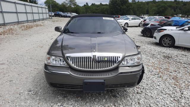 1LNHM81W23Y622898 - 2003 LINCOLN TOWN CAR EXECUTIVE TAN photo 5