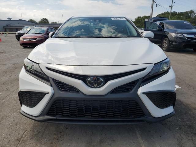 4T1G11AK9PU728139 - 2023 TOYOTA CAMRY SE NIGHT SHADE WHITE photo 5