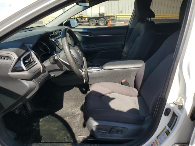 4T1B11HKXJU597231 - 2018 TOYOTA CAMRY L WHITE photo 7