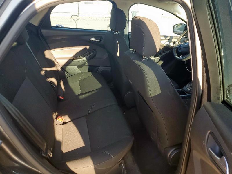 1FADP3K21JL229421 - 2018 FORD FOCUS SE Graphit Foto 10
