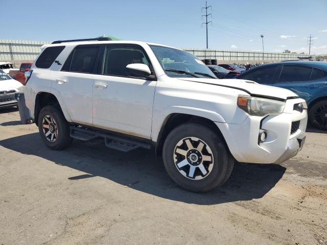 JTEBU5JR2K5683442 - 2019 TOYOTA 4RUNNER SR5/SR5 PREMIUM Ақ фото 4