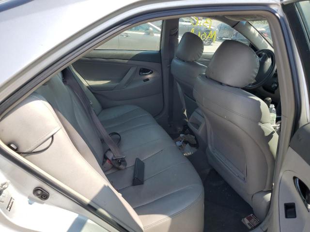 4T1BE46K27U585057 - 2007 TOYOTA CAMRY CE Srebrny zdjęcie 10