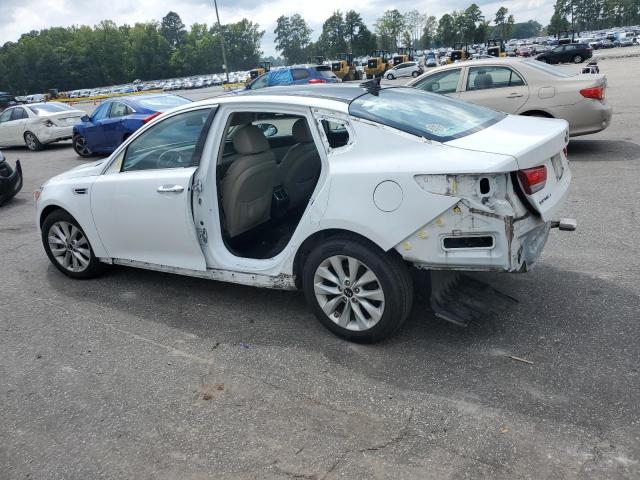 5XXGU4L35JG198848 - 2018 KIA OPTIMA EX WHITE photo 2