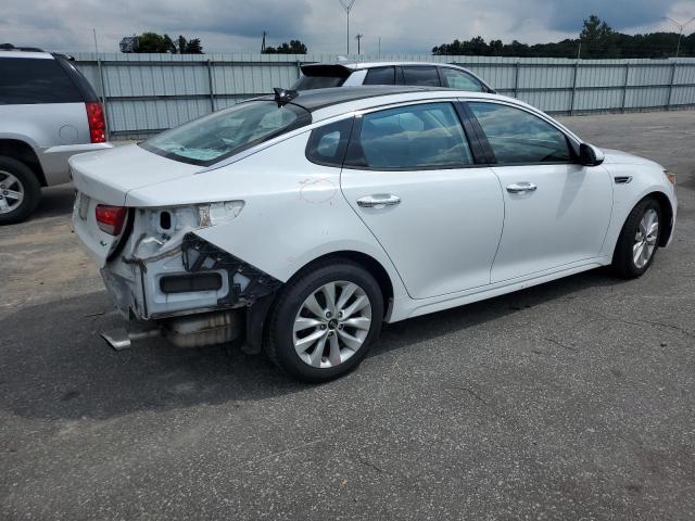5XXGU4L35JG198848 - 2018 KIA OPTIMA EX WHITE photo 3
