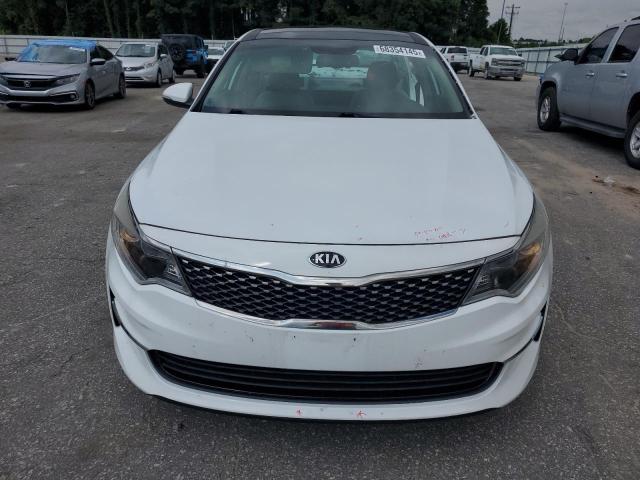 5XXGU4L35JG198848 - 2018 KIA OPTIMA EX WHITE photo 5