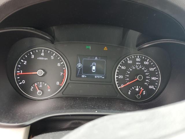 5XXGU4L35JG198848 - 2018 KIA OPTIMA EX WHITE photo 9