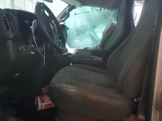 1GCWGAFF8H1300043 - 2017 CHEVROLET EXPRESS G2 SILVER photo 7