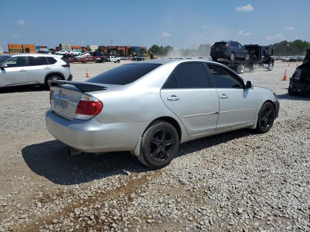 4T1BE32K55U506705 - 2005 TOYOTA CAMRY LE SILVER photo 3
