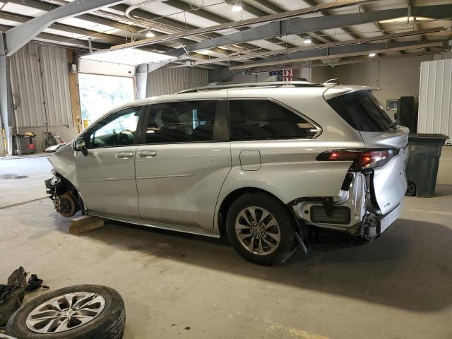 5TDKSKFC0PS079449 - 2023 TOYOTA SIENNA LE SILVER photo 2