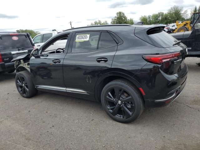 LRBFZPR46ND144942 - 2022 BUICK ENVISION ESSENCE Սև լուսանկար 2