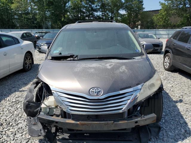 5TDDK3DC2CS031561 - 2012 TOYOTA SIENNA XLE GRAY photo 5
