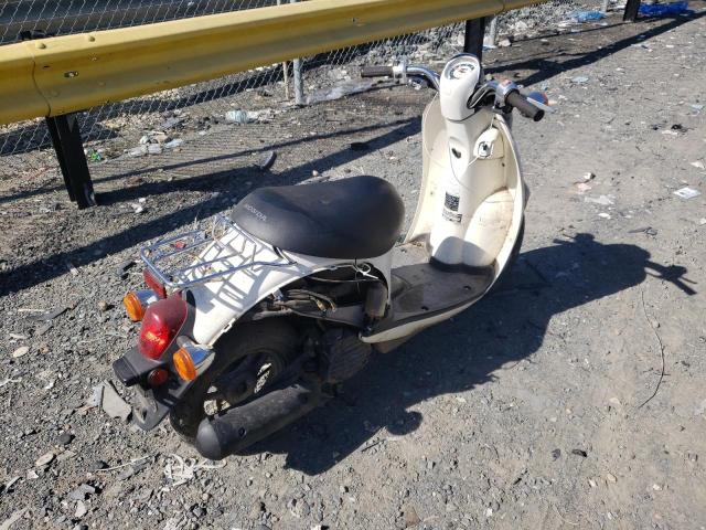 JH2AF60084K201331 - 2004 HONDA CHF50 TWO TONE photo 4