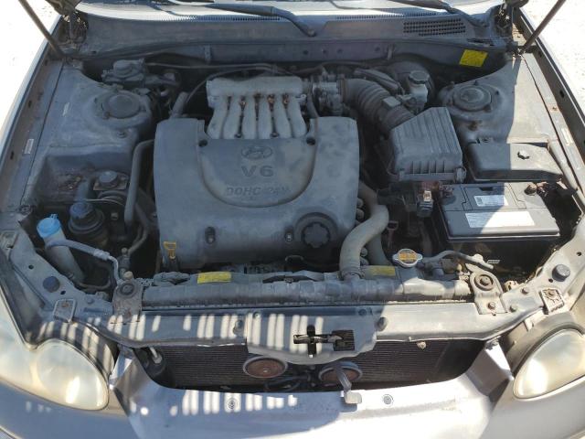 KMHWF35HX2A690406 - 2002 HYUNDAI SONATA GLS GRAY photo 11