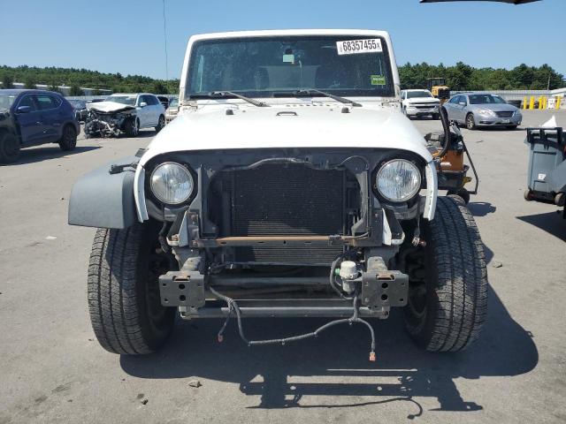1C4BJWDG3GL110503 - 2016 JEEP WRANGLER U SPORT WHITE photo 5