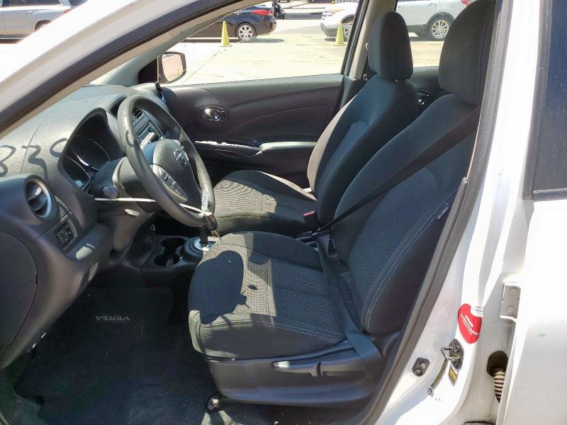 3N1CN7AP7JK400847 - 2018 NISSAN VERSA S 白色 照片 7