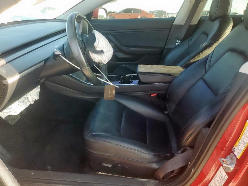 5YJ3E1EA2JF037611 - 2018 TESLA MODEL 3 Rot Foto 7