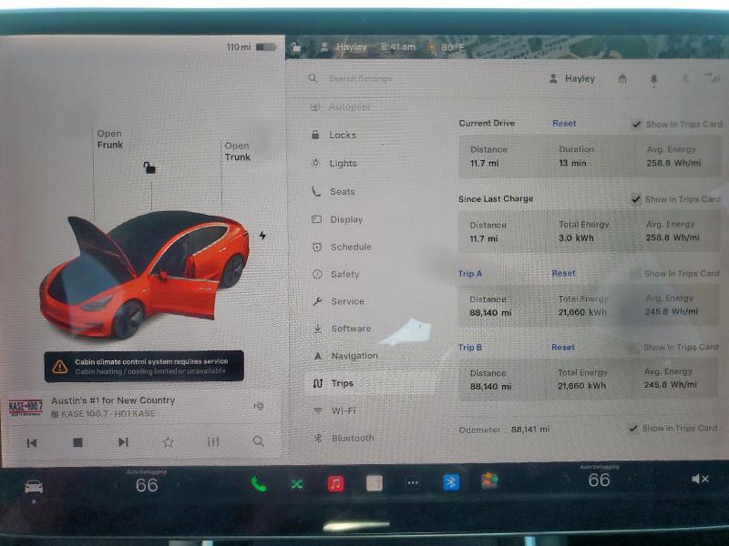 5YJ3E1EA2JF037611 - 2018 TESLA MODEL 3 Rot Foto 9