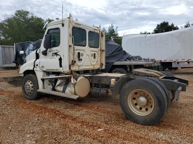 3AKBGEDV6GDHJ3831 - 2016 FREIGHTLINER CASCADIA 1 WHITE photo 3