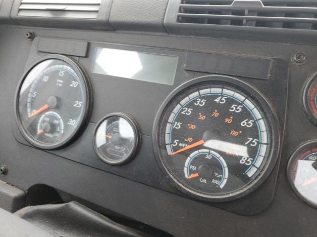 3AKBGEDV6GDHJ3831 - 2016 FREIGHTLINER CASCADIA 1 WHITE photo 8