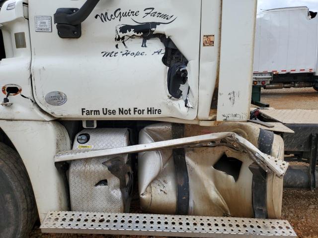 3AKBGEDV6GDHJ3831 - 2016 FREIGHTLINER CASCADIA 1 WHITE photo 9