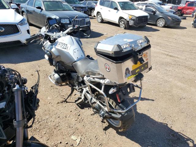 WB10A1107GZ670648 - 2016 BMW R1200 GS GRAY photo 3