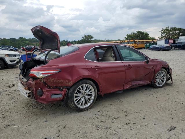 4T1F11AK4LU328687 - 2020 TOYOTA CAMRY XLE RED photo 3