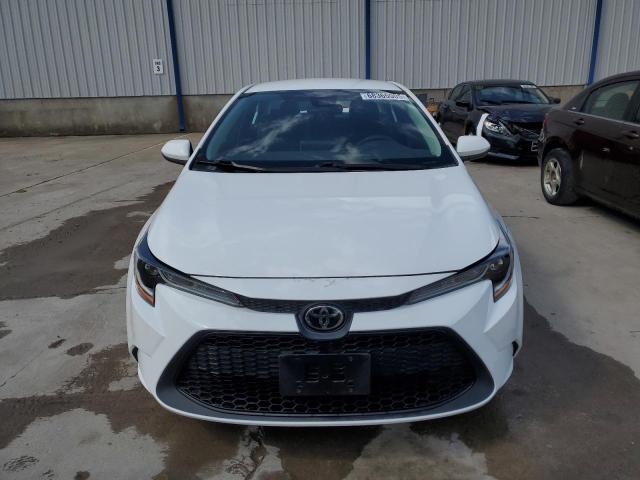 5YFEPMAE3MP163840 - 2021 TOYOTA COROLLA LE Weiß Foto 5