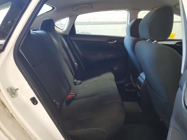 3N1AB7AP9JY313576 - 2018 NISSAN SENTRA S 白色 照片 10