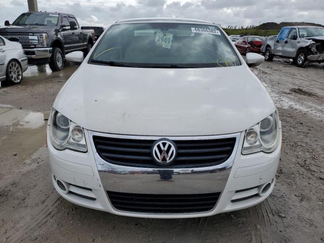 WVWFA71F69V016111 - 2009 VOLKSWAGEN EOS LUX 白色 照片 5