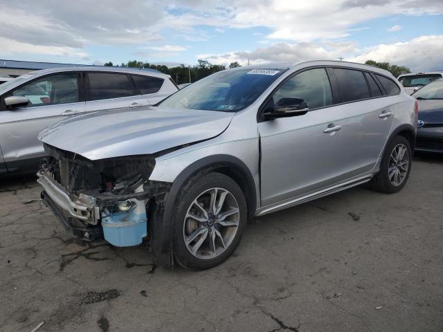 YV440MWK8J2056112 - 2018 VOLVO V60 CROSS PREMIER SILVER photo 1