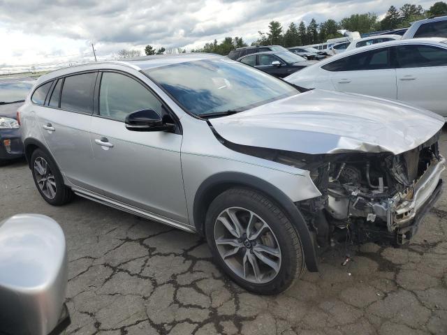 YV440MWK8J2056112 - 2018 VOLVO V60 CROSS PREMIER SILVER photo 4