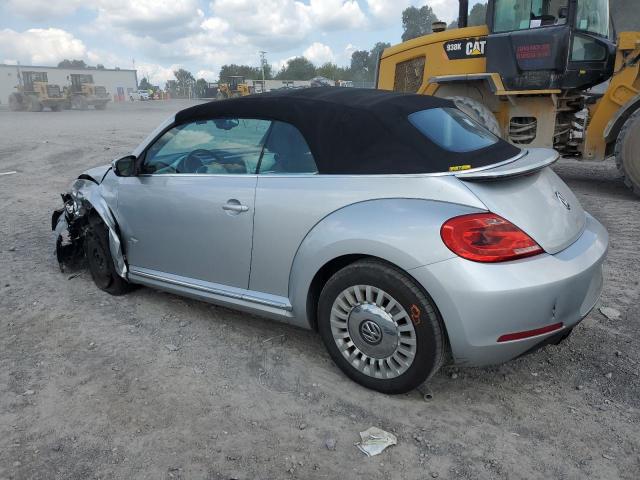 3VW517AT0GM806378 - 2016 VOLKSWAGEN BEETLE S/SE SILVER photo 2