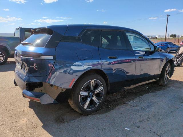 WB523CF03RCP83184 - 2024 BMW IX XDRIVE50 BLUE photo 3