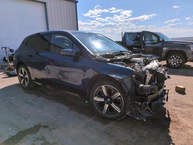 WB523CF03RCP83184 - 2024 BMW IX XDRIVE50 BLUE photo 4