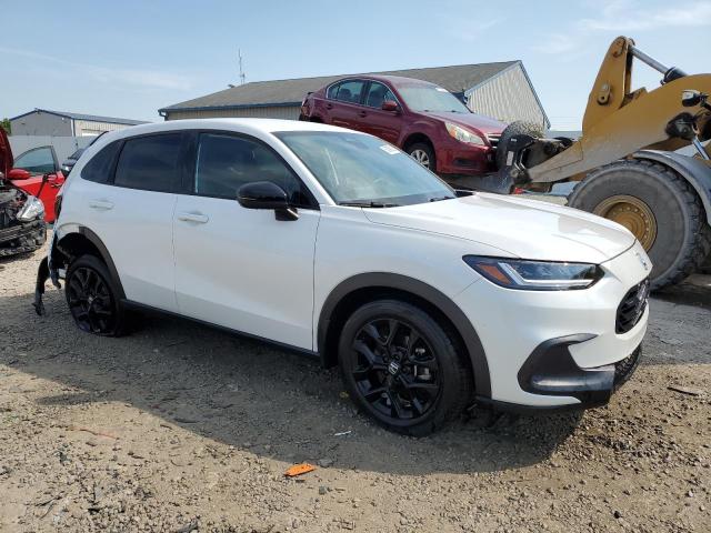 3CZRZ2H58RM781864 - 2024 HONDA HR-V SPORT WHITE photo 4